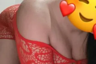 Sexy latina😘 dispuesta a cumpl... - Image 1