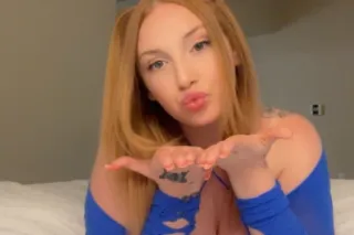 Last Day In Town😘💙 Tall Red Head🥰🔥 - Image 1